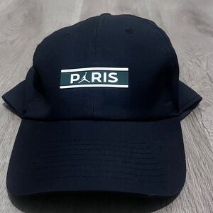 Jordan x Paris Saint - Germain Heritage86 Strapback hat.